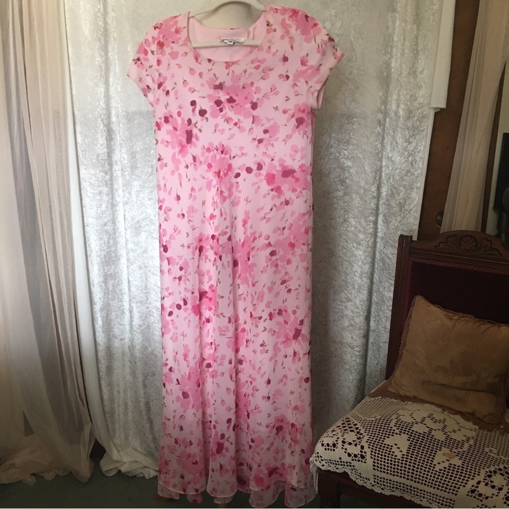 Miss Dorby Maxi short sleeve Dress  Pink and Red floral  size 8